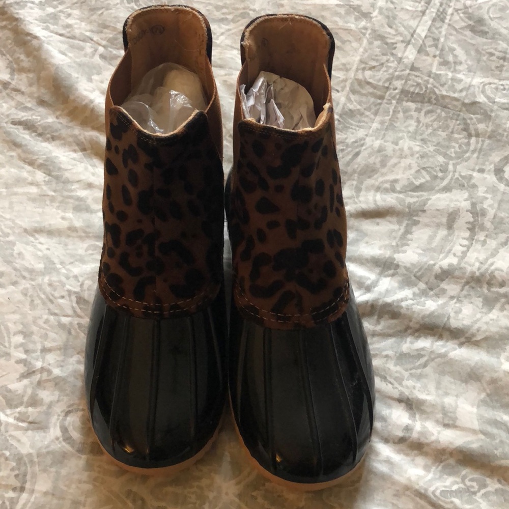Leopard rain boots